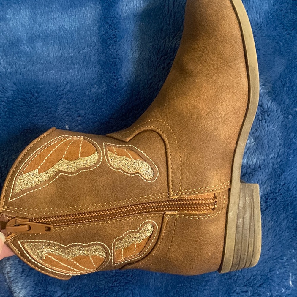Madden girl cowgirl boots. Worn one time size 11